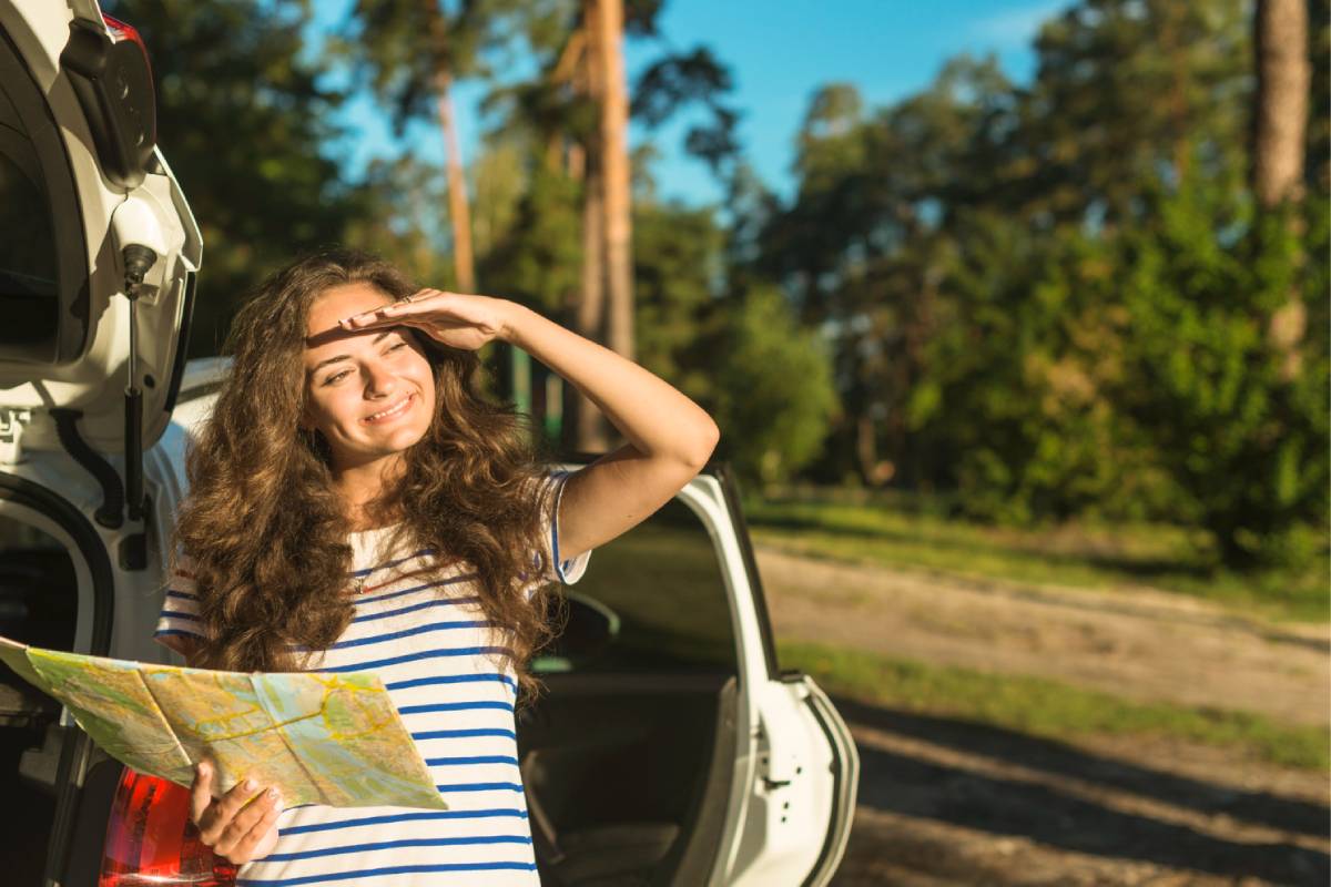 Étranger voyageant en Europe avec une assurance frontière